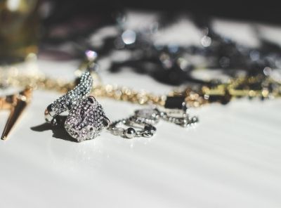 Learn about the regal jewelry taste