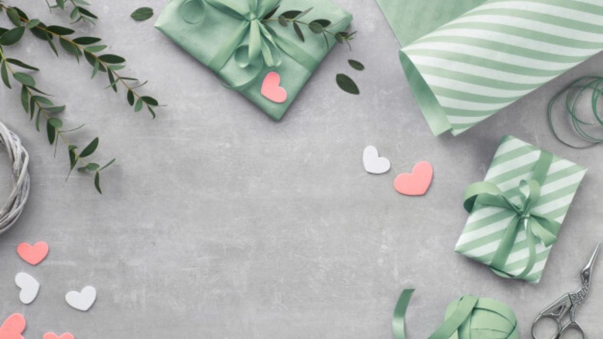 Personalized DIY Wedding Gifts Ideas for Couples
