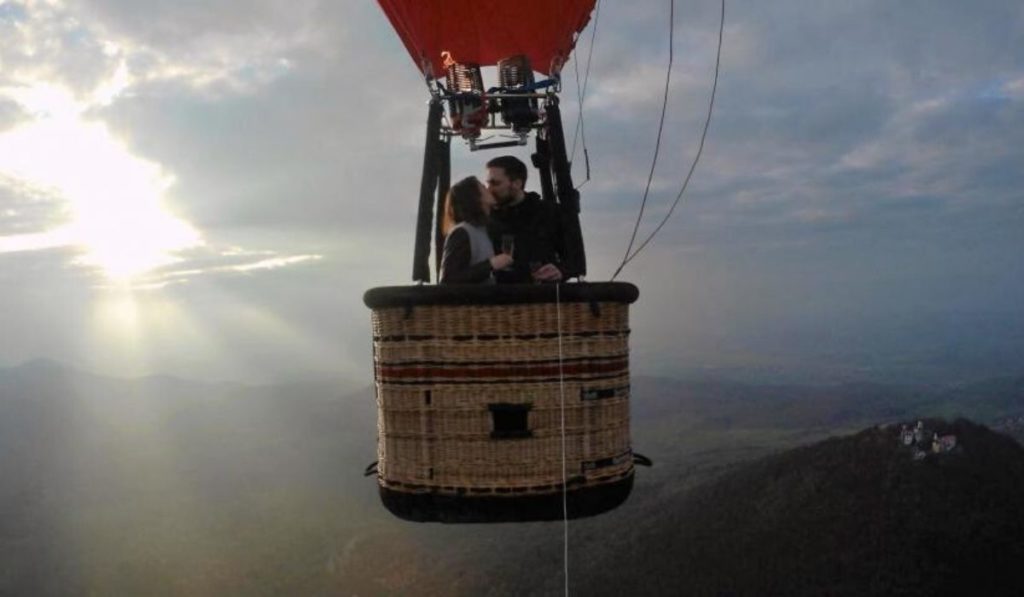 hot air balloon ride - first wedding anniversary gift ideas