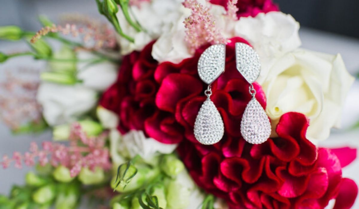 How to remove ball stud earrings for first timers Fabulously